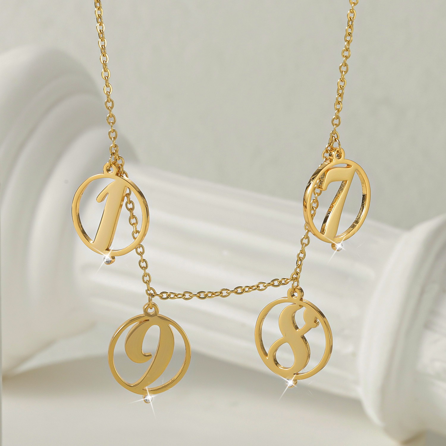 Initial Letter Necklace 18K Gold - 18 Ayar Altın Yuvarlak Numara Kolye