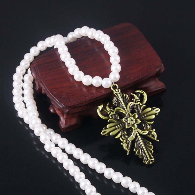 Anime Pendant Necklace - Resident Evil Village Oyunu Çevre Birimi