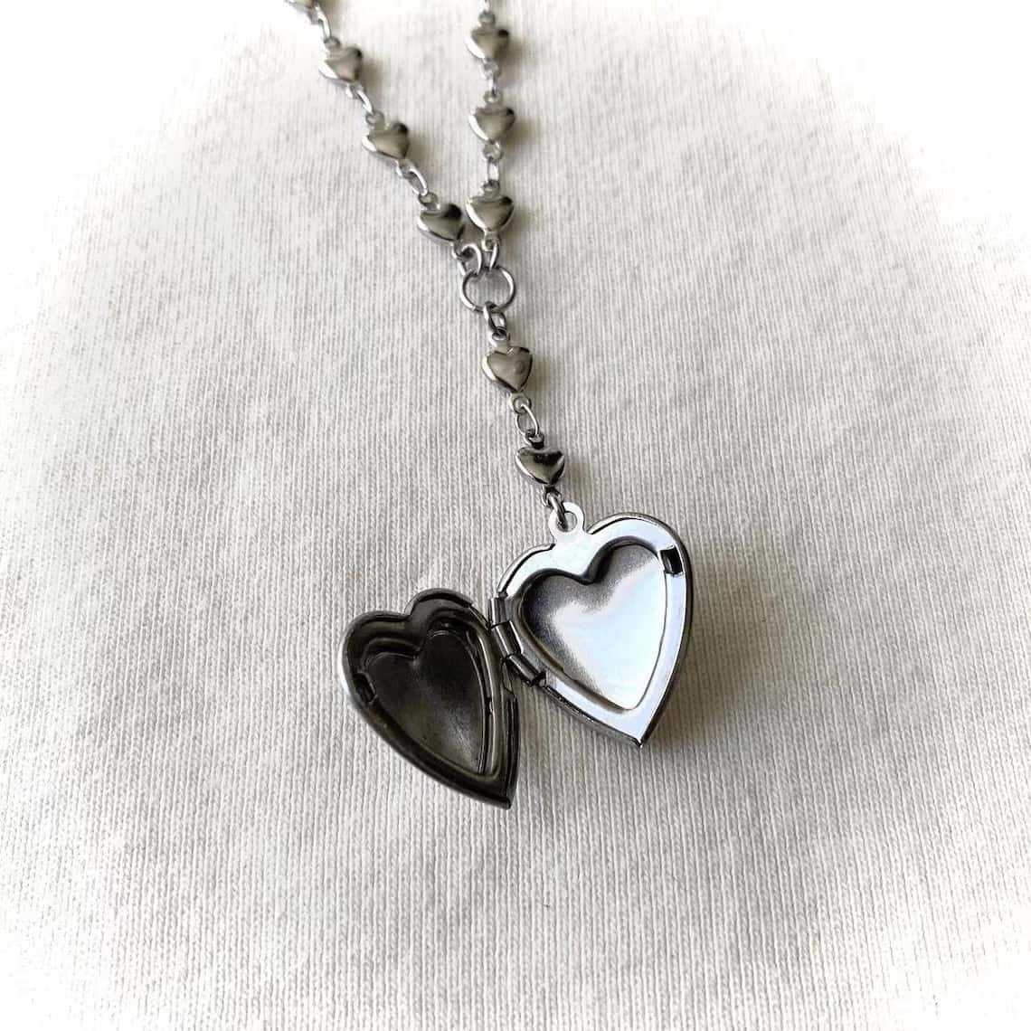 Kalp Madalyonlu Tespih Kolye • - Heart Locket Necklace Photo incelemesi ve fiyatı
