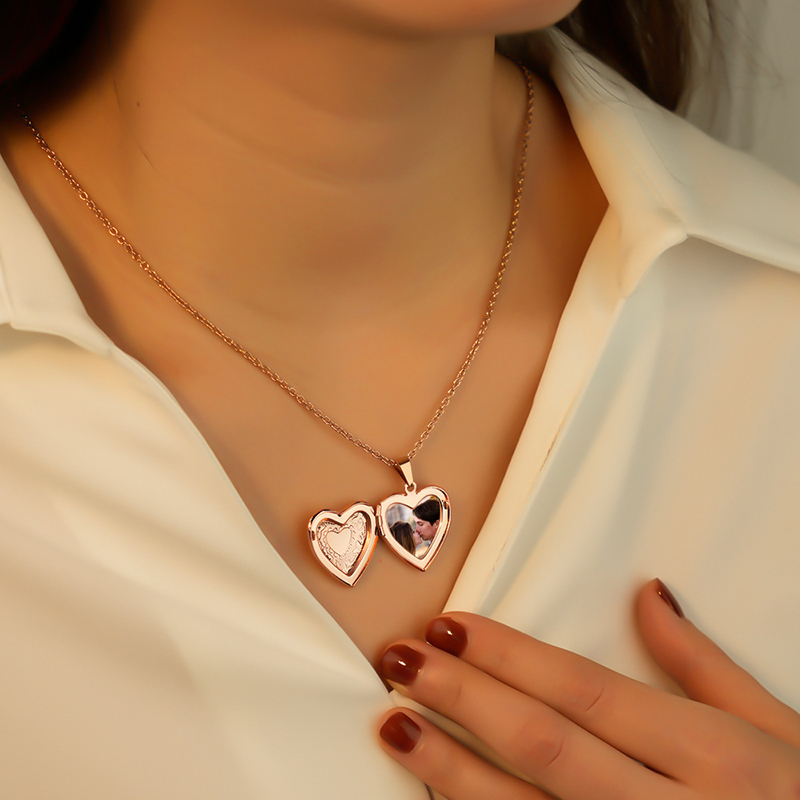 Kişiye Özel Madalyon Kolye Öze - Heart Locket Necklace Photo incelemesi ve fiyatı